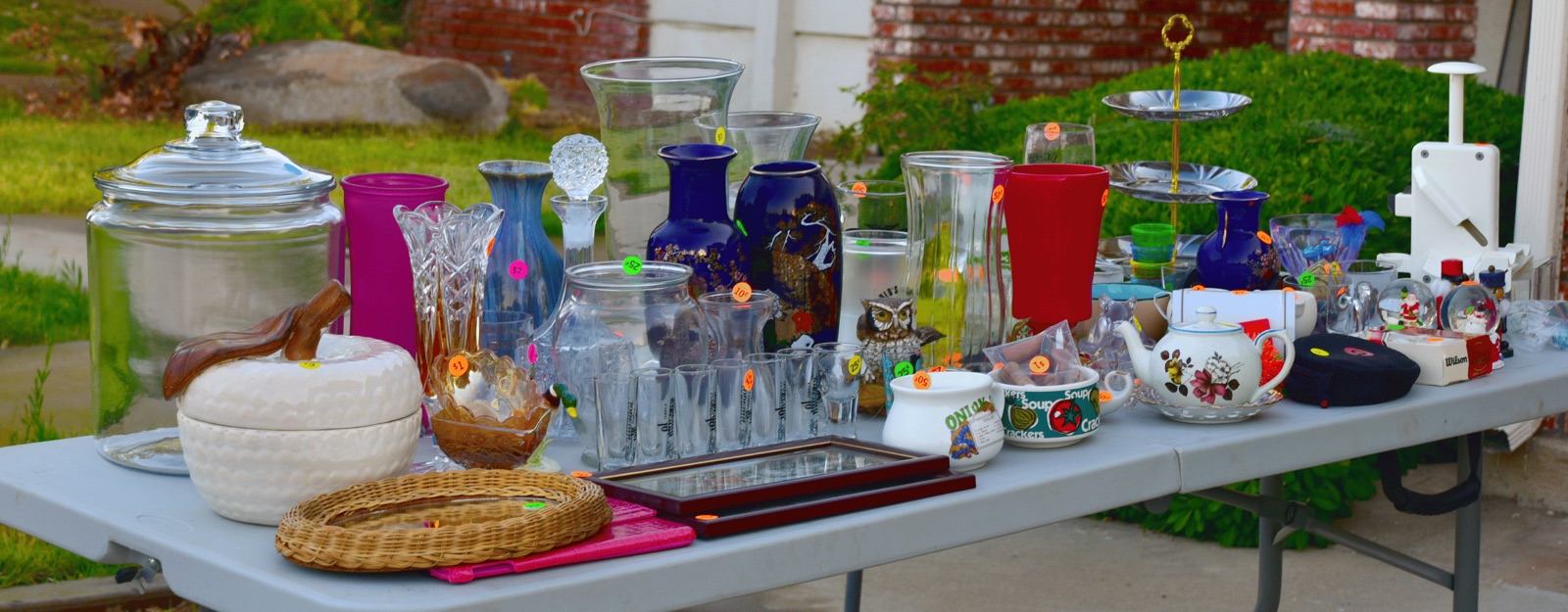 Sell Like a Pro: Garage Sale Hacks You Wish You Knew Sooner